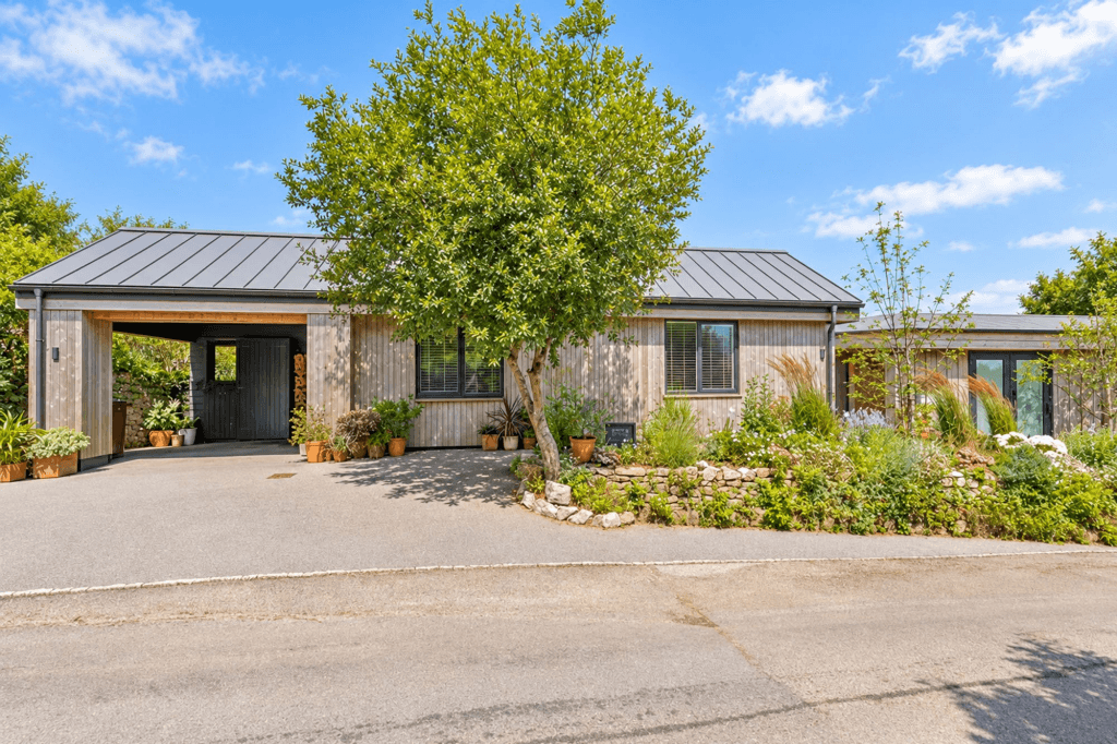 3 bedroom detached bungalow for sale in Brill, Constantine, TR11