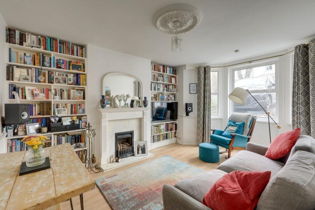 2 bedroom maisonette for sale in Eastdown Park, London, SE13