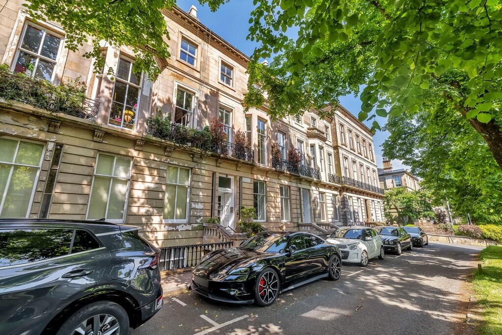 2 bedroom flat for sale in Buckingham Terrace, Botanics, G12