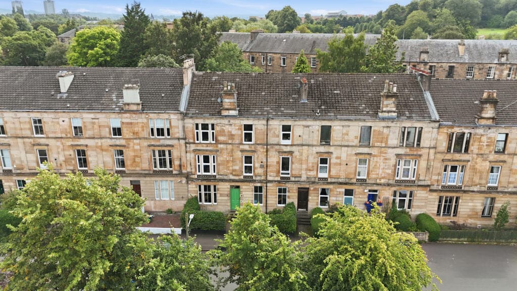 4 bedroom flat for sale in 1/2, 18 Queen Mary Avenue, Glasgow, Glasgow City, G42