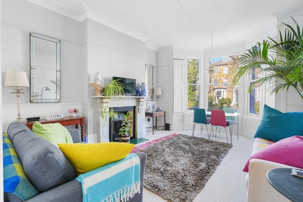 2 bedroom apartment for sale in Lordship Road, London, N16