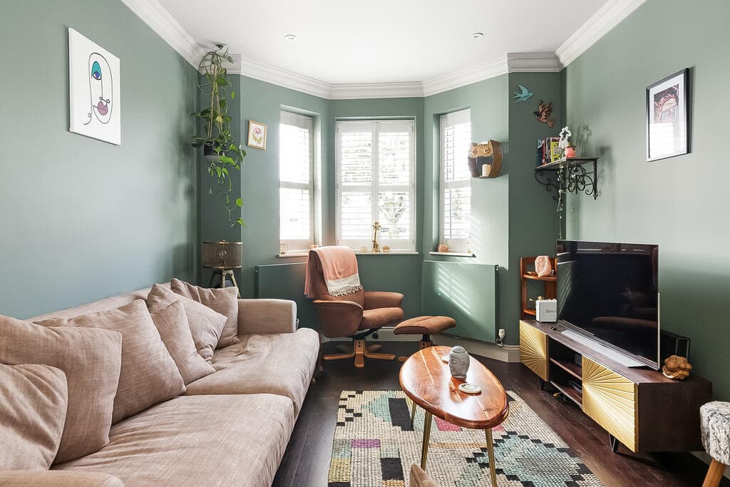 4 bedroom terraced house for sale in Athenlay Road, Peckham, SE15