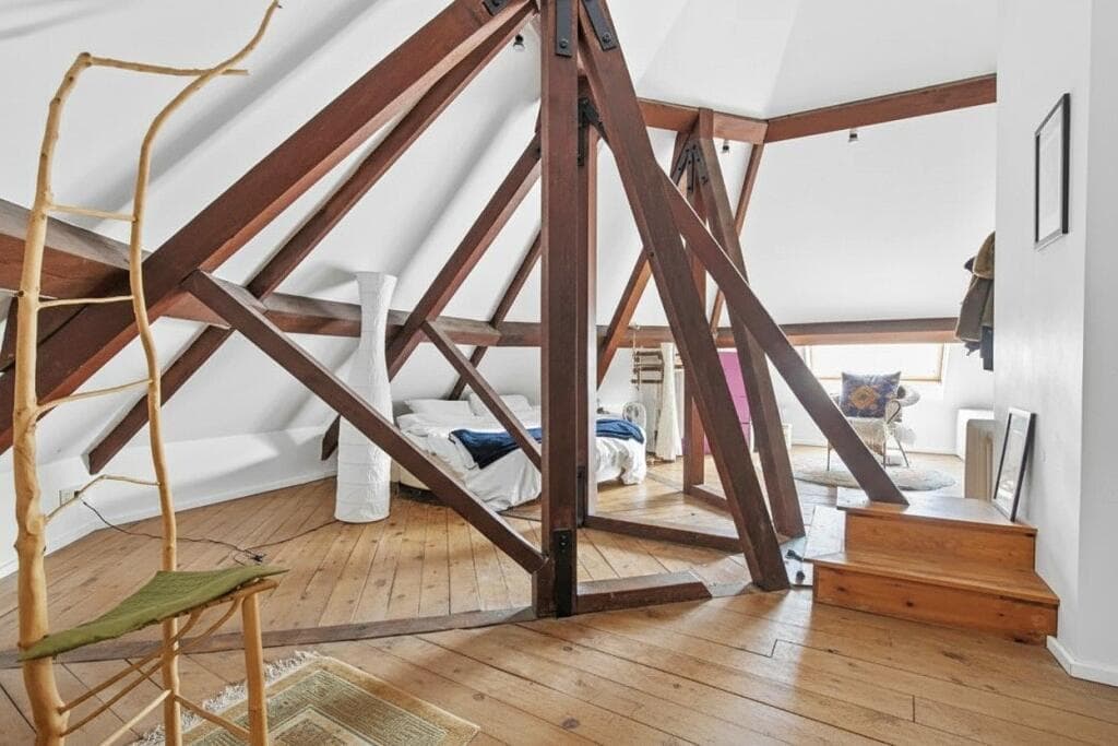 2 bedroom flat for sale in Clerkenwell Road, Clerkenwell, London, EC1M