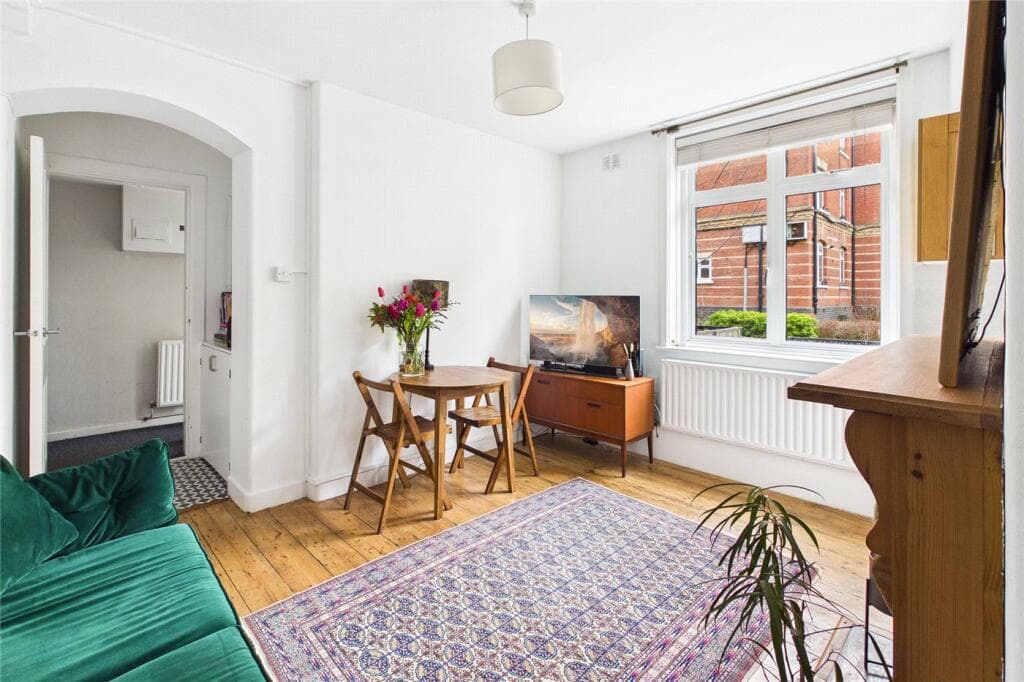 1 bedroom apartment for sale in Peabody Estate, Rosendale Road, London, SE24