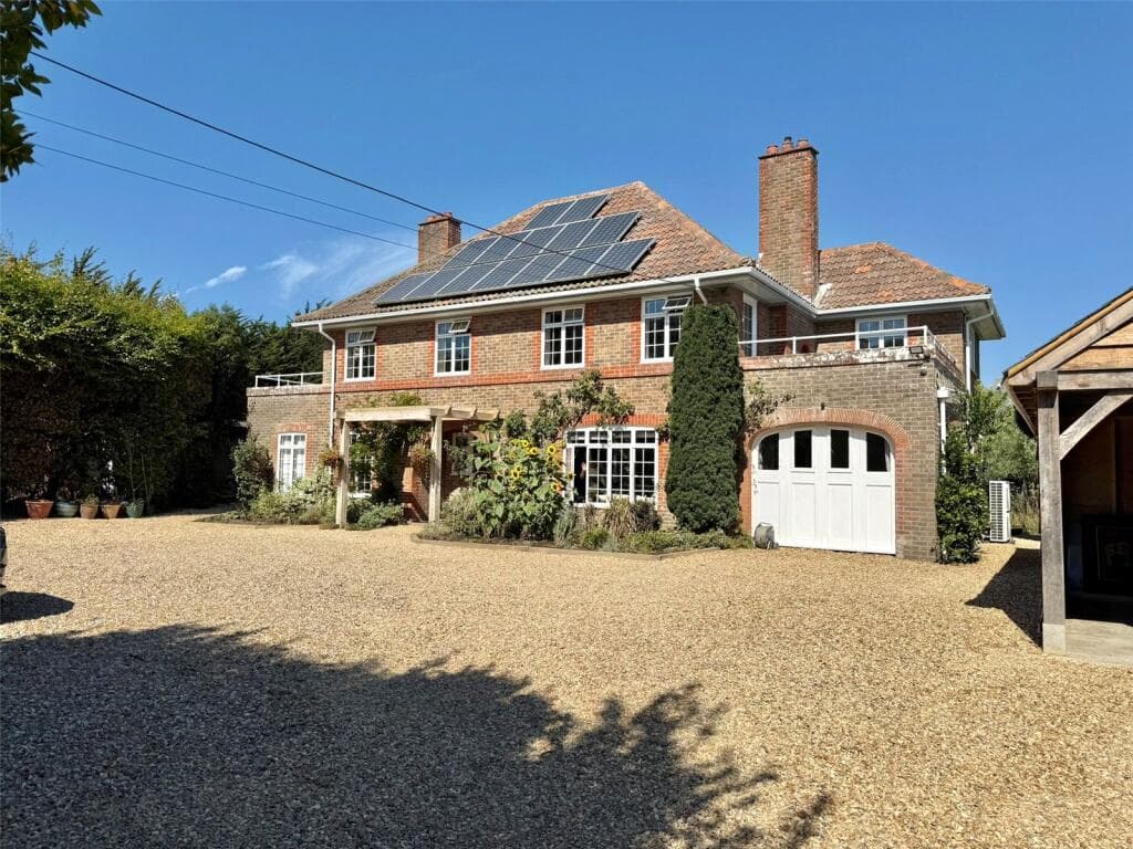 5 bedroom detached house for sale in Park Lane, Milford on Sea, Lymington, Hampshire, SO41