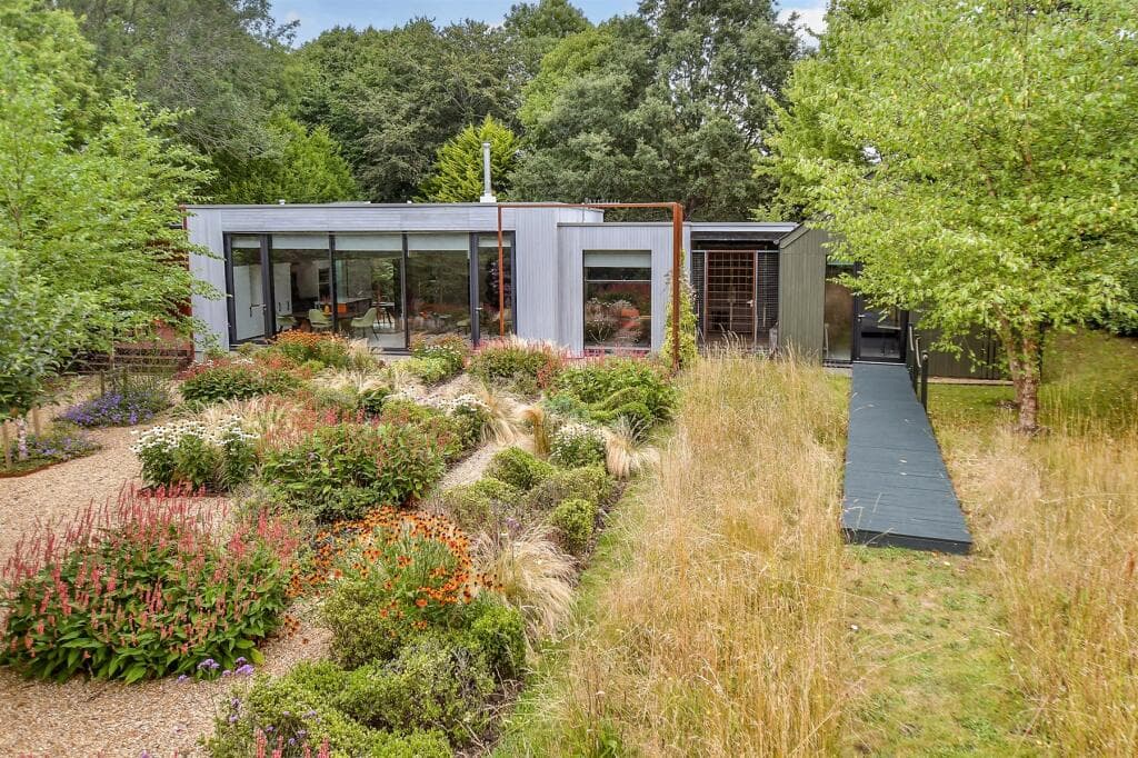 2 bedroom detached bungalow for sale in The Causeway, Freshwater, Isle of Wight, PO40