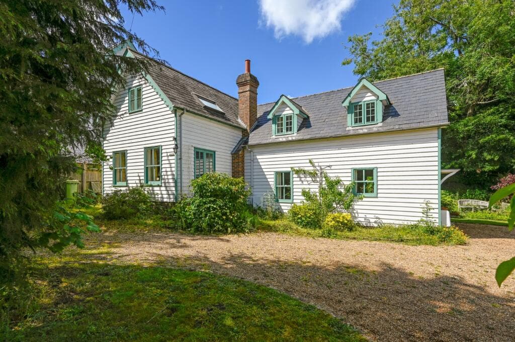 3 bedroom detached house for sale in Back Road, Sandhurst, Cranbrook, Kent, TN18