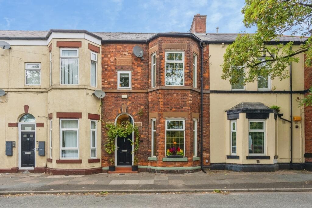 3 bedroom terraced house for sale in Audenshaw Road, Audenshaw, Manchester, Greater Manchester, M34