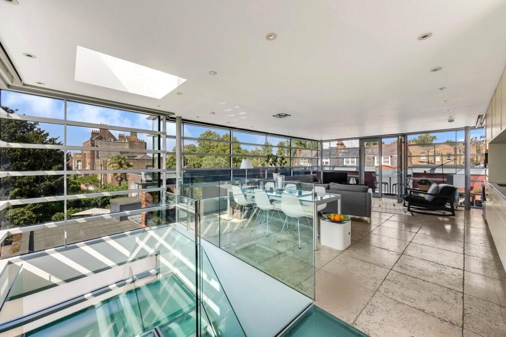 3 bedroom detached house for sale in Bacons Lane, Highgate Village, N6