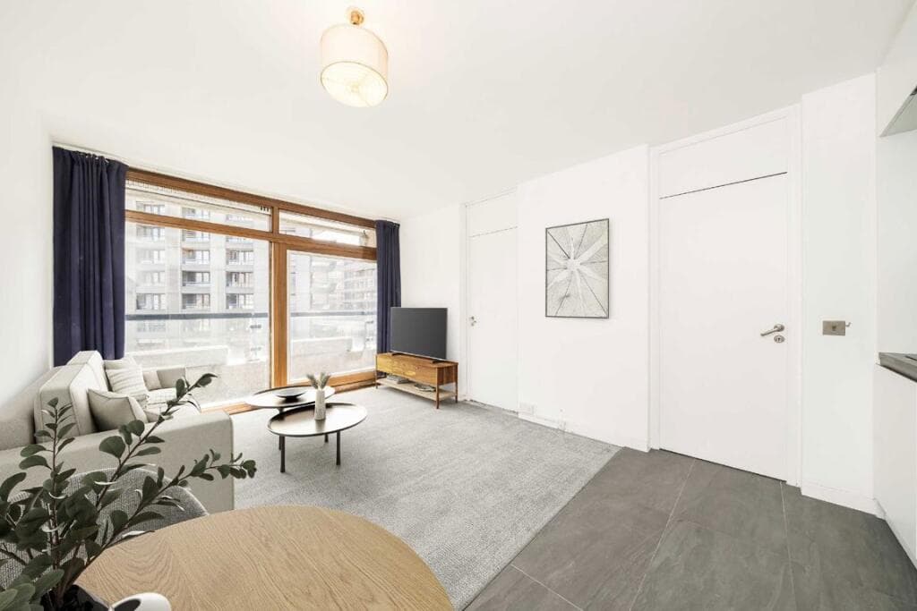 1 bedroom flat for sale in Barbican, Ben Jonson House, EC2Y