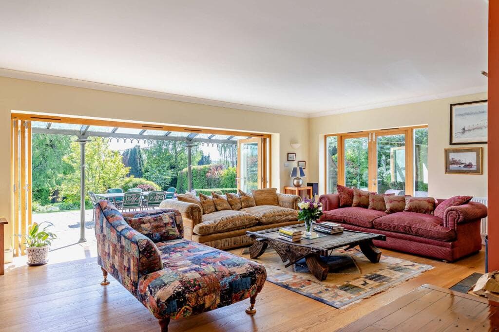 6 bedroom detached house for sale in Hewshott Lane, Liphook, Hampshire, GU30