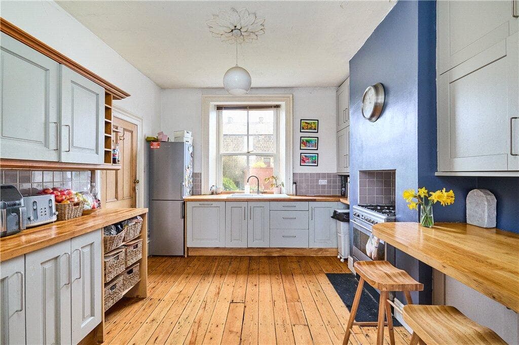 3 bedroom end of terrace house for sale in Mount Pisgah, Otley, West Yorkshire, LS21