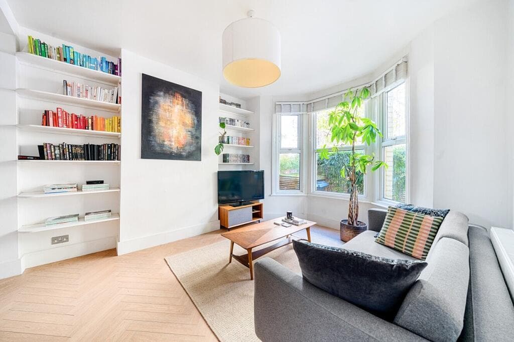 4 bedroom terraced house for sale in Commercial Way, Peckham, London, SE15