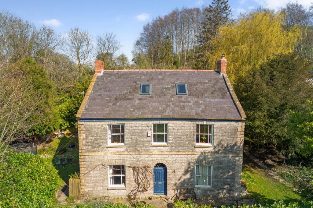 6 bedroom detached house for sale in Tor Court, Glastonbury, BA6