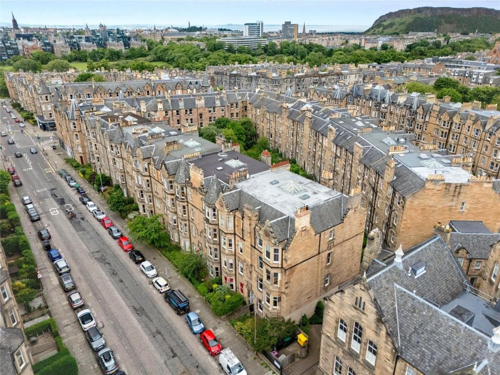3 bedroom flat for sale in Marchmont Road, Edinburgh, Midlothian, EH9