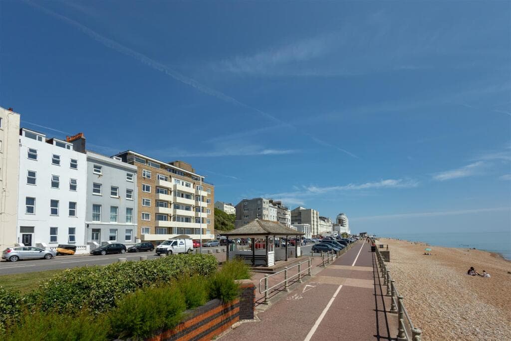 2 bedroom flat for sale in Marina, St Leonards-On-Sea, TN38