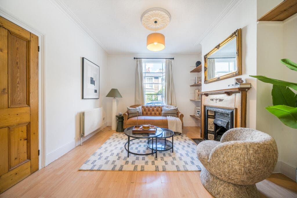 2 bedroom flat for sale in Rokeby Road, Brockley, London, SE4