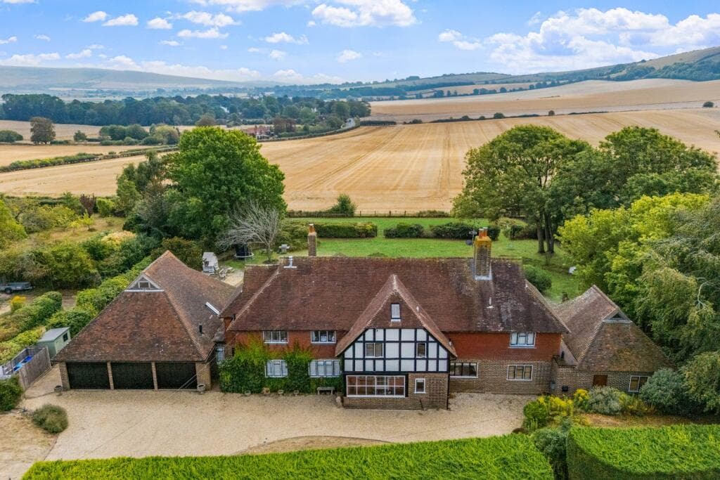 6 bedroom detached house for sale in Swanborough, Lewes, East Sussex, BN7