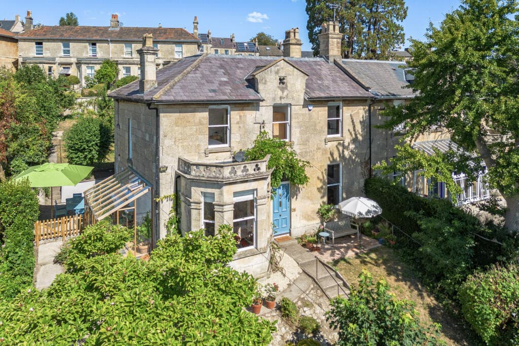 4 bedroom semi-detached house for sale in Belgrave Road, Bath, BA1