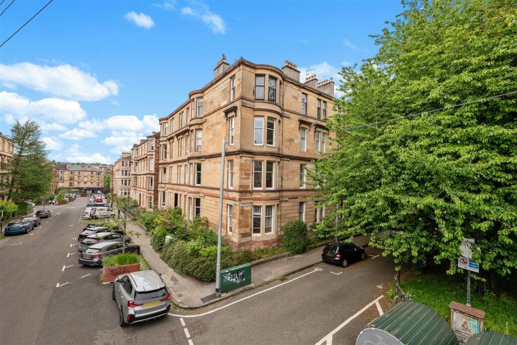 3 bedroom flat for sale in 3/1 32 Barrington Drive, Woodlands, G4 9DT, G4