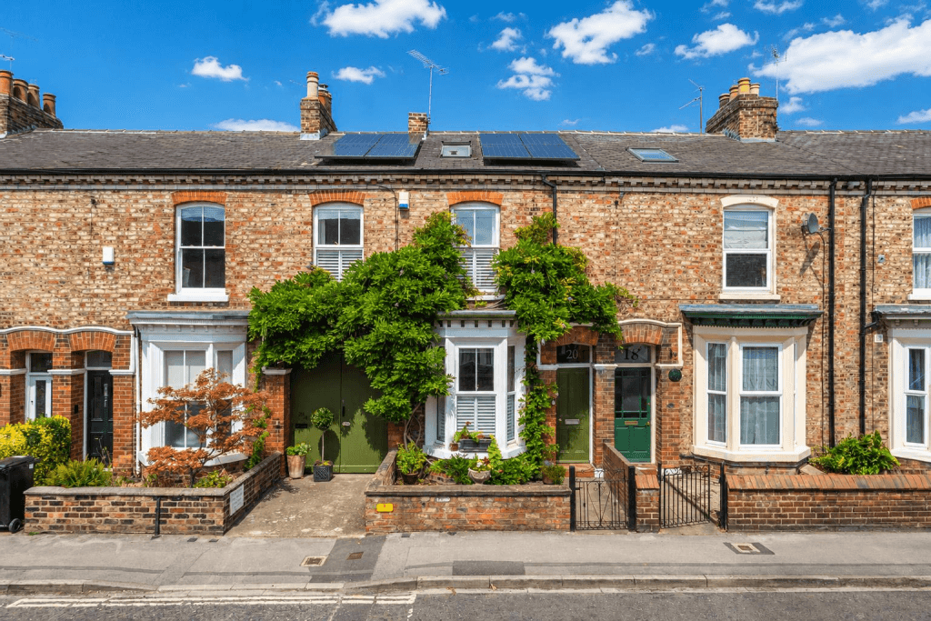 5 bedroom terraced house for sale in House & Detached Annexe, Fountayne Street, York, YO31