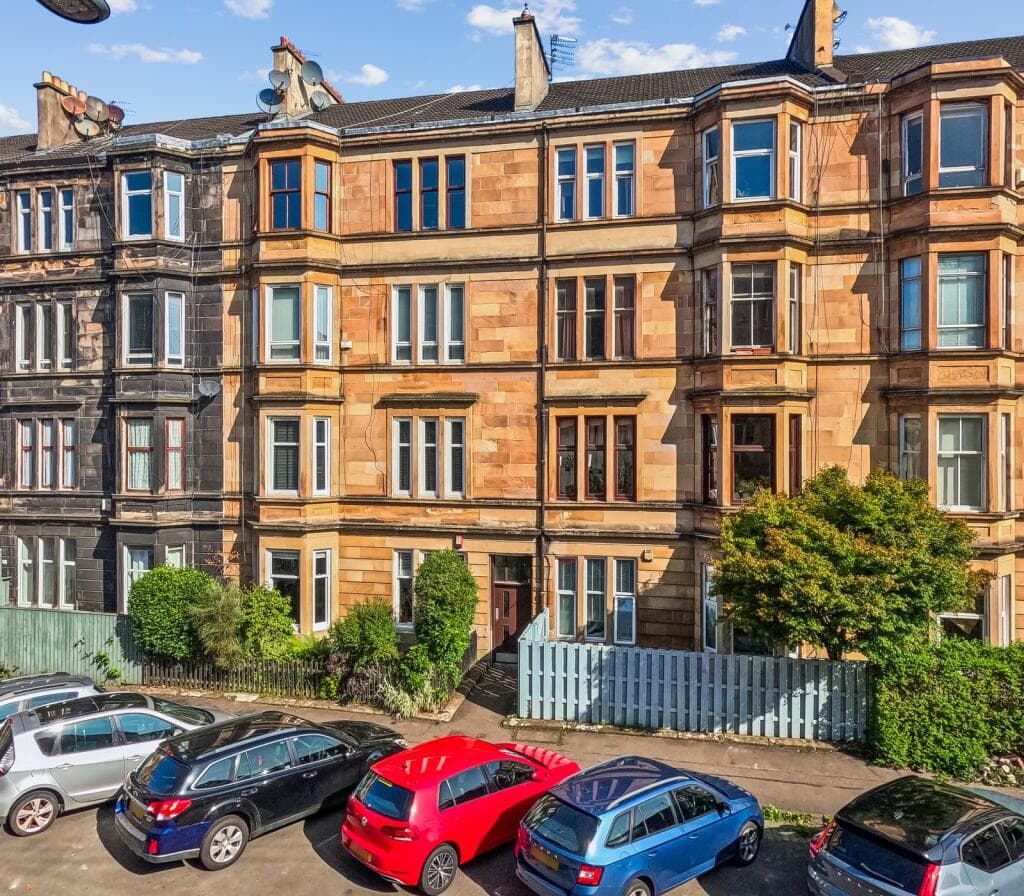 2 bedroom flat for sale in 68 Albert Avenue, Flat 0/1, Queen's Park, Glasgow, G42