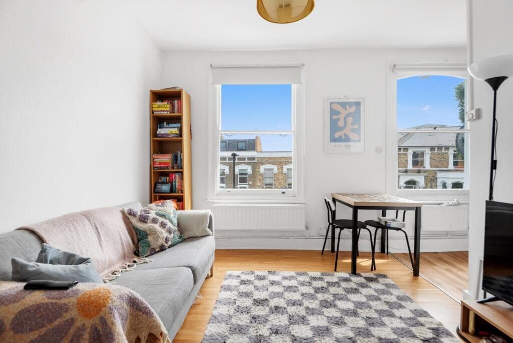 1 bedroom flat for sale in Leconfield Road, London, N5