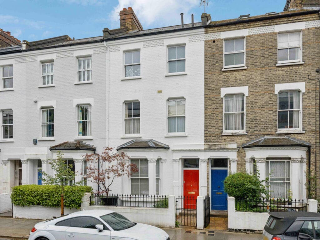 5 bedroom terraced house for sale in Petworth Street, london, SW11