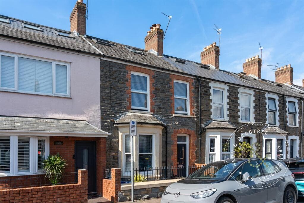 3 bedroom terraced house for sale in Wyndham Road, Cardiff, CF11