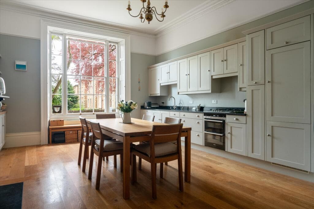 3 bedroom maisonette for sale in Oakfield Road, Clifton, Bristol BS8