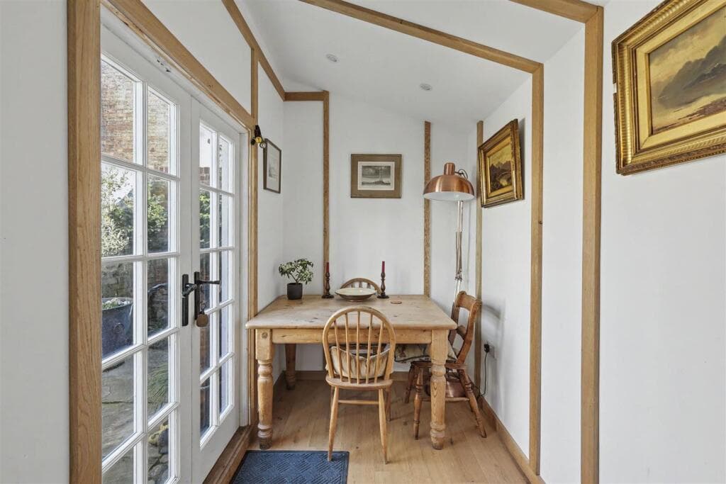 2 bedroom semi-detached house for sale in High Street, Saffron Walden, CB10