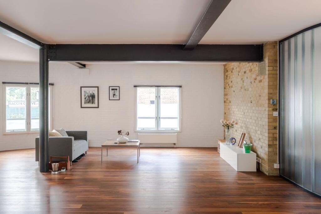 2 bedroom ground floor flat for sale in Grange Road, Southwark, London, SE1