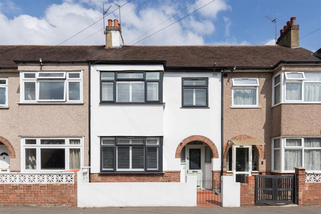 3 bedroom house for sale in Talbot Road, Forest Gate, E7