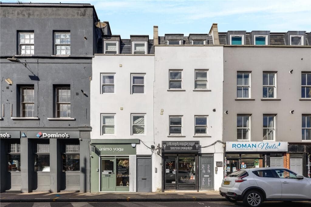 Studio flat for sale in Roman Road, Bow, London, E3