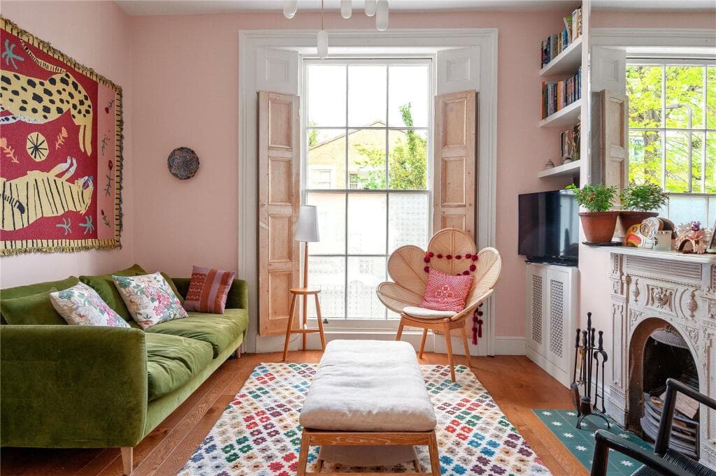 3 bedroom apartment for sale in Shrubland Road, London, United Kingdom, E8