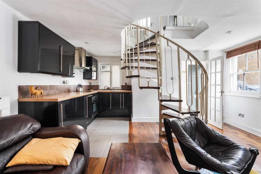 1 bedroom house for sale in Killowen Road, Hackney, E9