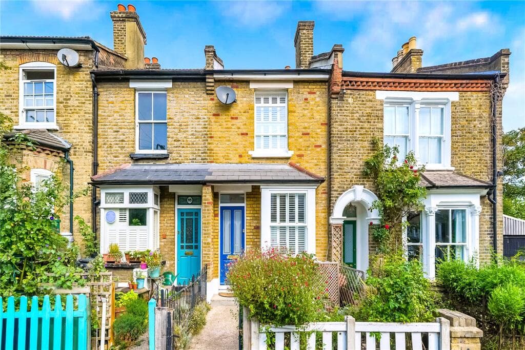 2 bedroom terraced house for sale in Maynard Road, Walthamstow, London, E17