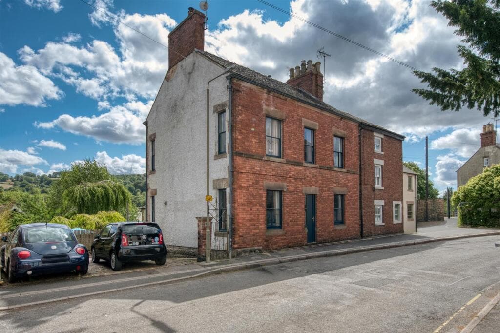 5 bedroom end of terrace house for sale in North End, Wirksworth, Matlock, DE4