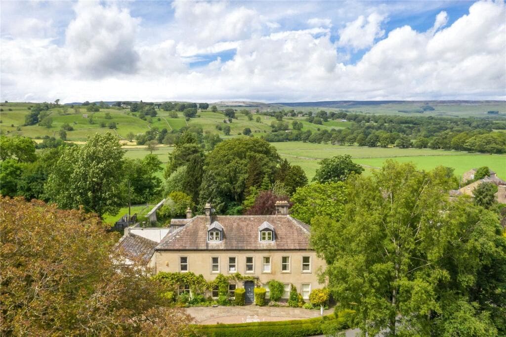 10 bedroom detached house for sale in The Grange, West Burton, Leyburn, North Yorkshire, DL8
