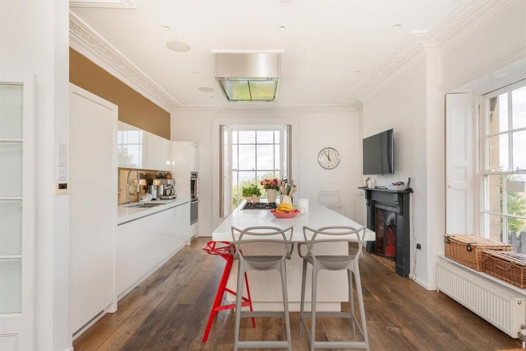 6 bedroom detached house for sale in Wellington Terrace, Clevedon, BS21