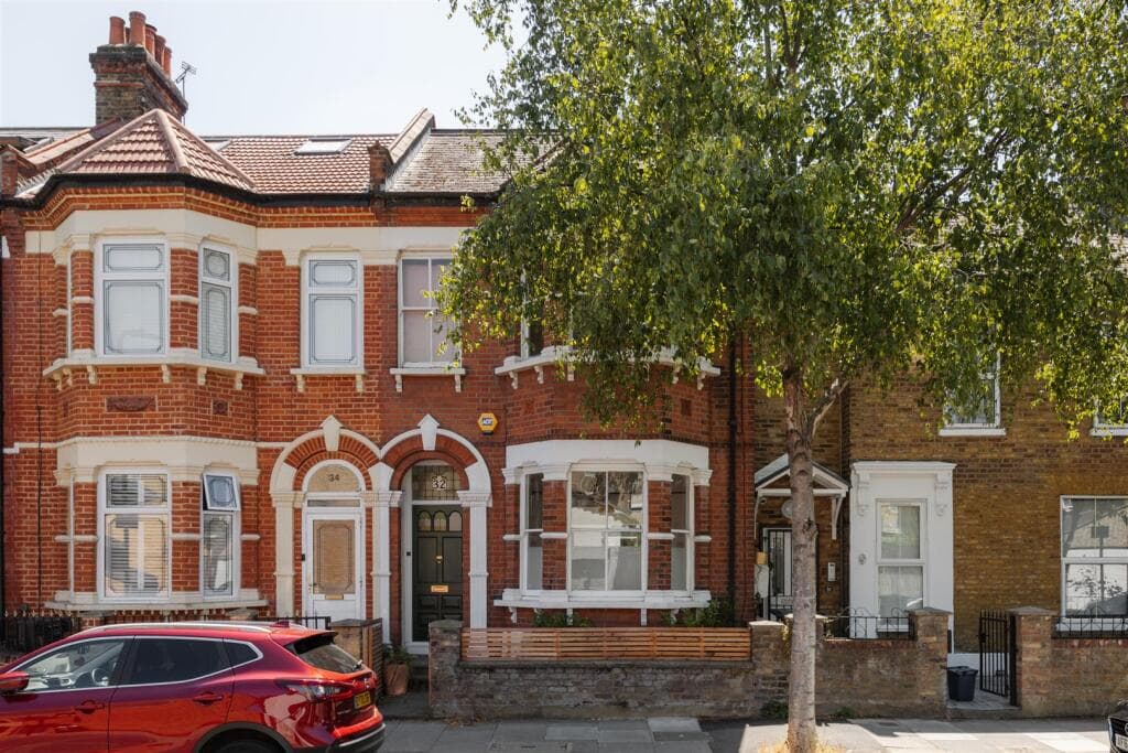3 bedroom house for sale in Millfields Road, Hackney, E5