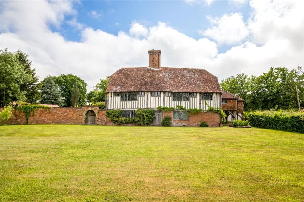 7 bedroom detached house for sale in Sissinghurst Road, Biddenden, Ashford, Kent, TN27