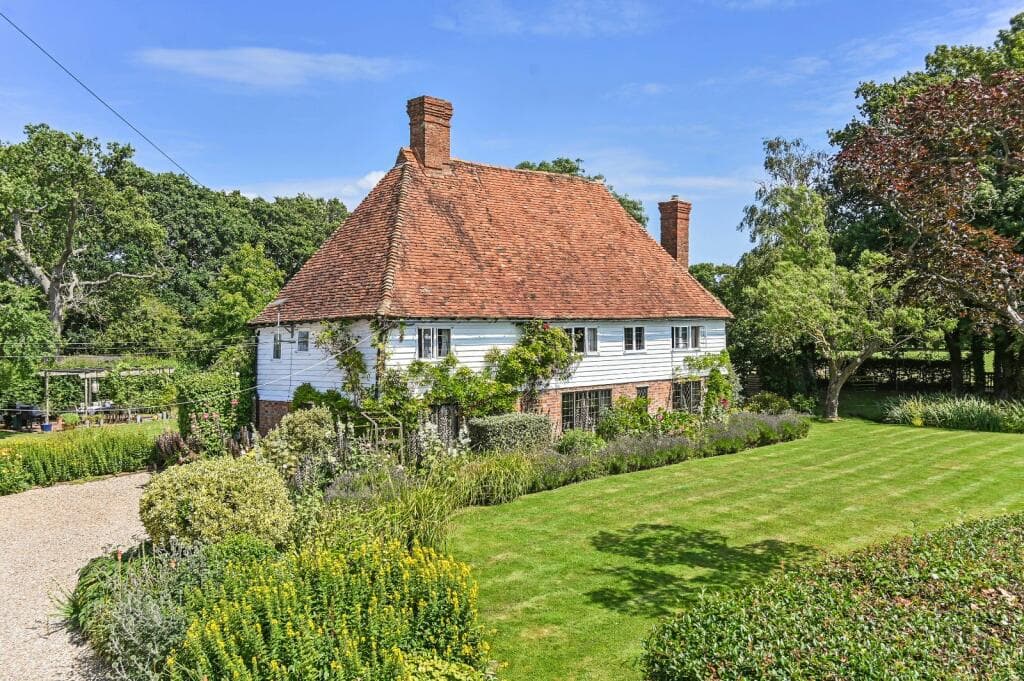 6 bedroom detached house for sale in Smarden Bell Road, Smarden, Kent, TN27