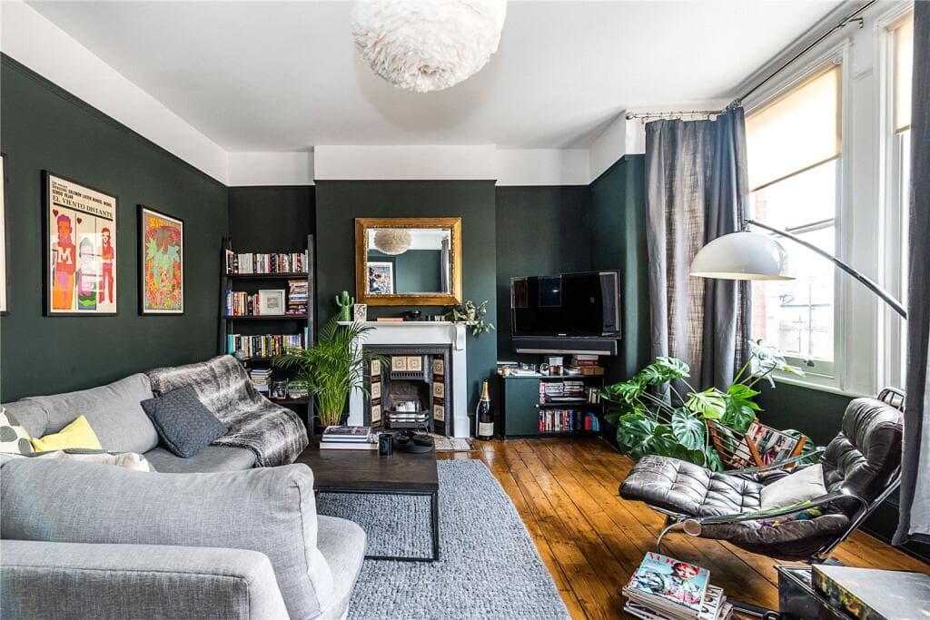 3 bedroom flat for sale in Rectory Grove, London, SW4
