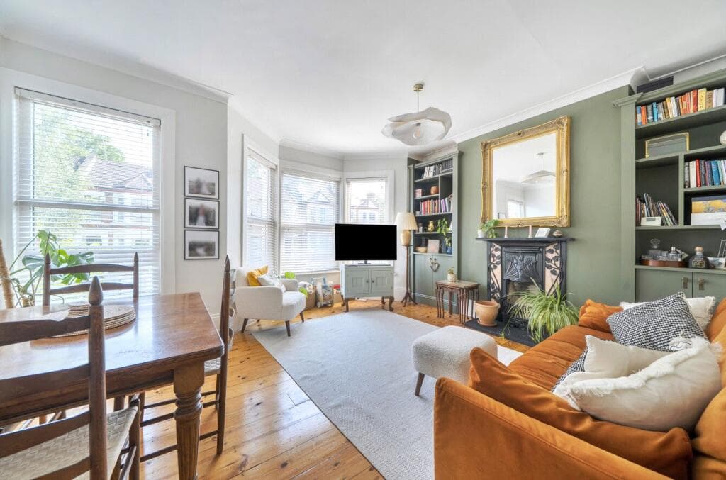 3 bedroom apartment for sale in Ommaney Road, London, SE14