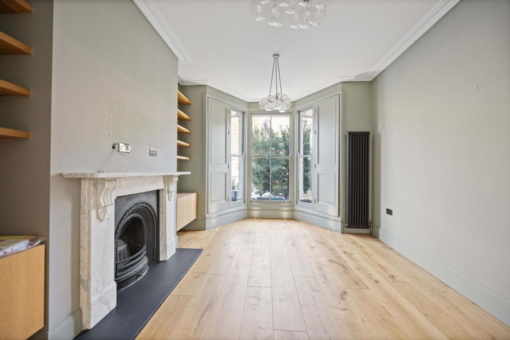 3 bedroom house for sale in Woodstock Road, Finsbury Park, N4