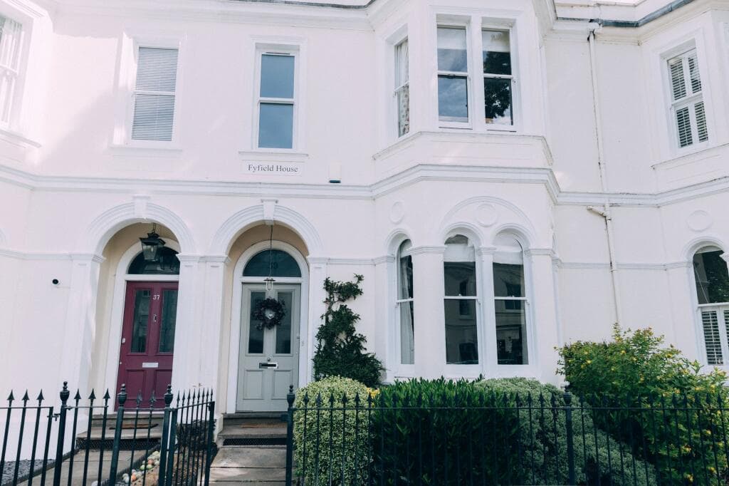4 bedroom terraced house for sale in Clarendon Avenue, Leamington Spa, CV32