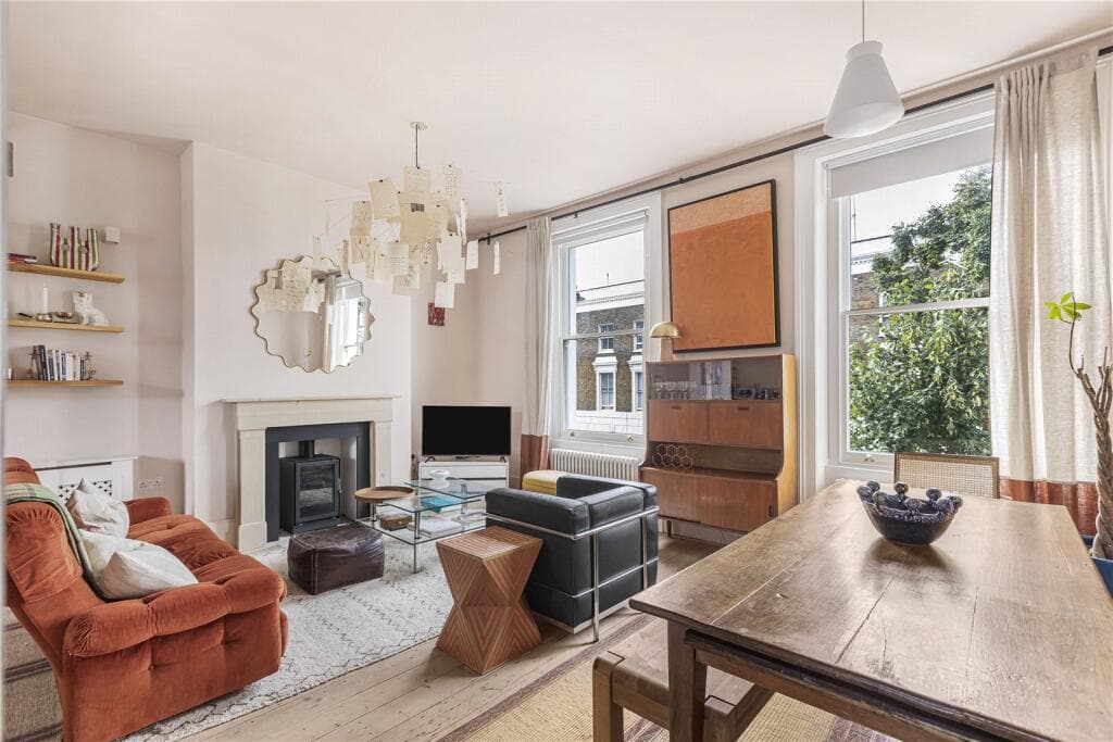 3 bedroom apartment for sale in Packington Street, Islington, London, N1