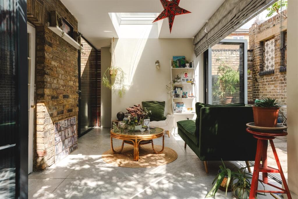 4 bedroom detached house for sale in Brooksby's Walk, London, E9