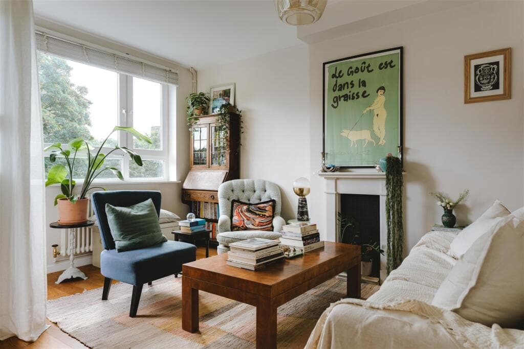 3 bedroom flat for sale in Retreat Place, Hackney, E9